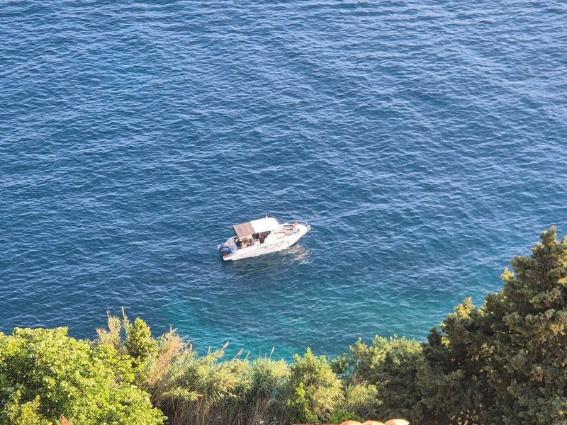 Jeanneau Cap Camarat speedboat